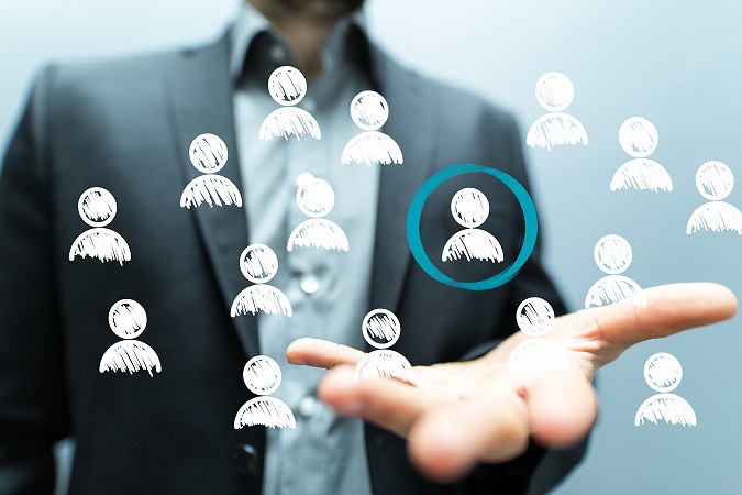 丸で囲まれた人