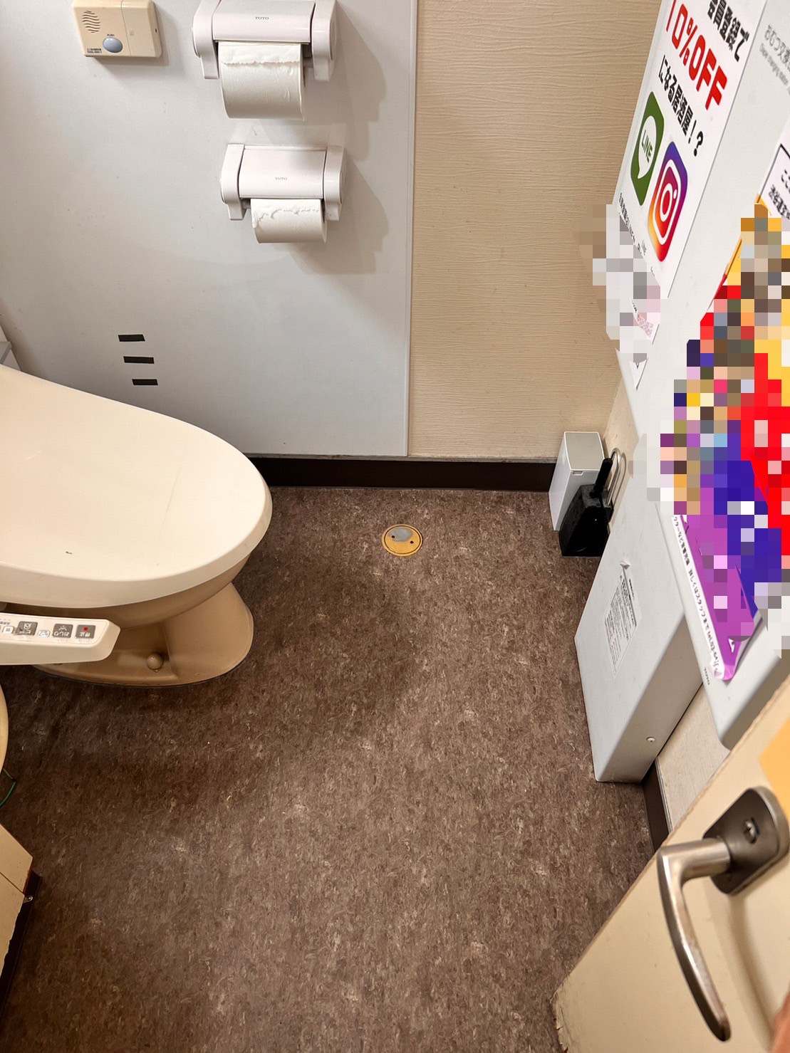 渋谷飲食店のトイレ床貼り替え工事